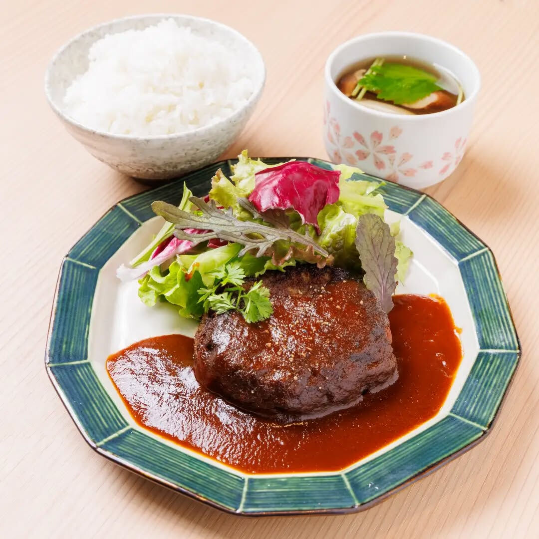 【肉の旨みを楽しむ、ちょっと贅沢な時間】